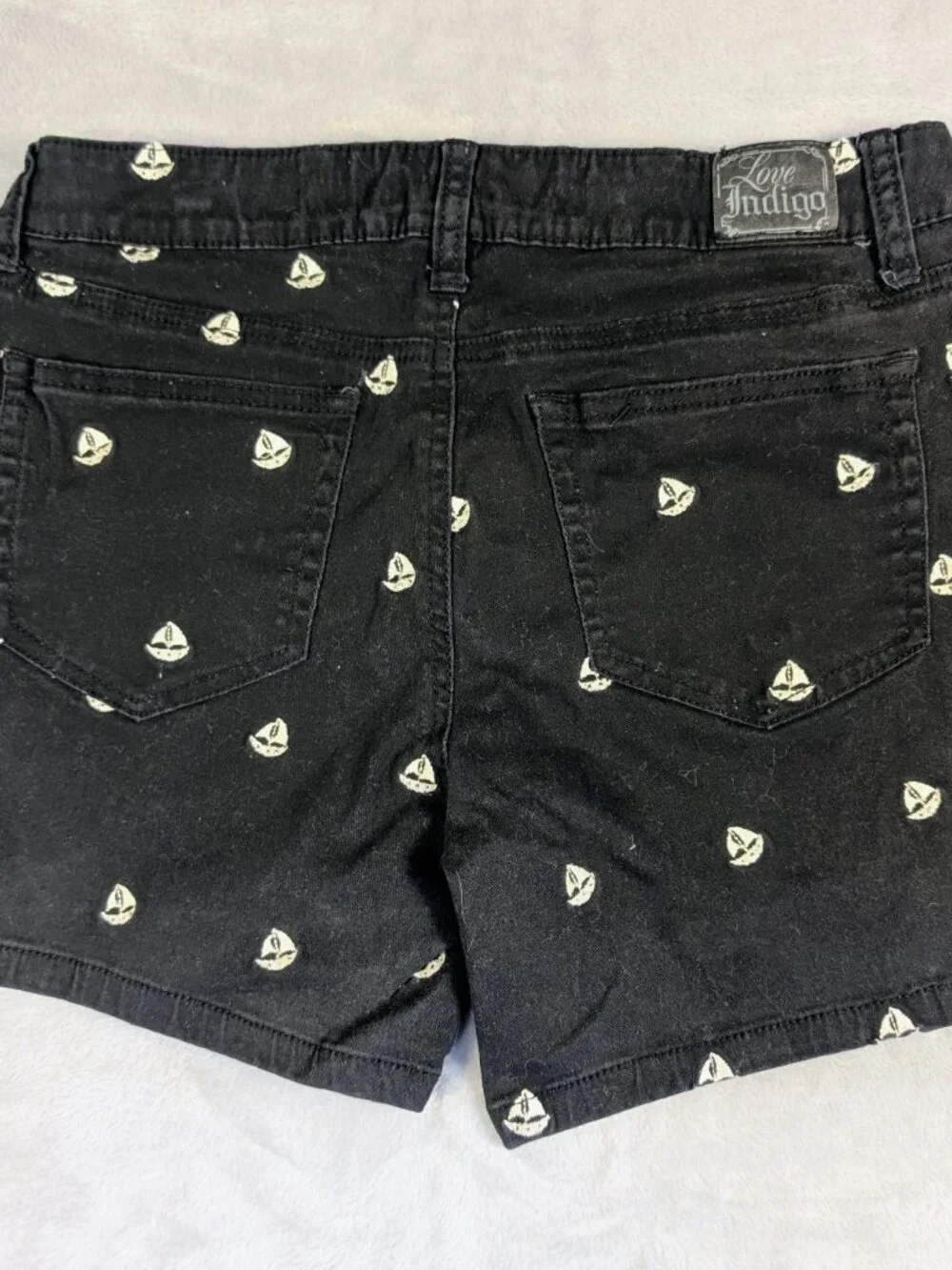 Women’s Love Indigo Black Sailboat Print Shorts Size 6 Nautical Preppy Coastal